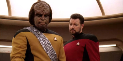Star-Trek-TNG-Riker-Worf-S6.jpg
